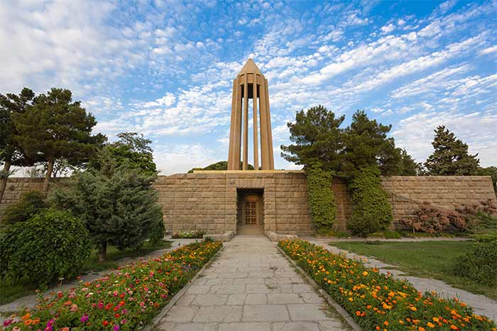سفر همدان در تابستان